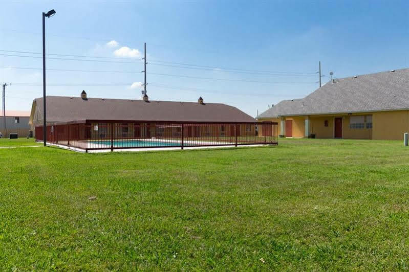 Econo Lodge Pryor Creek Exterior photo